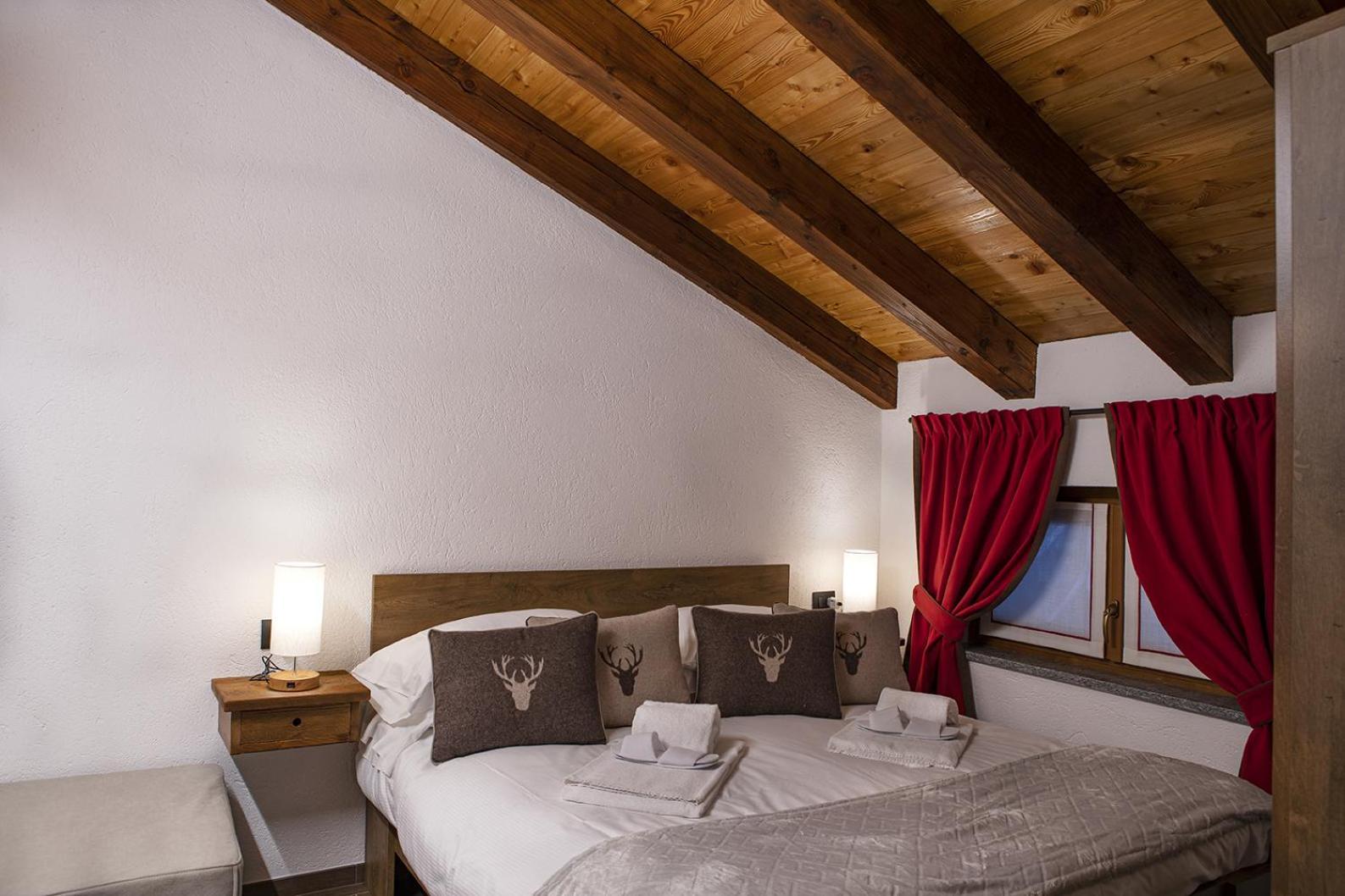 Lo Stambecco Bianco Chalet Aosta Exterior photo